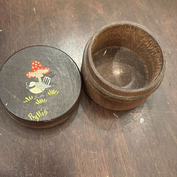 Vintage Wooden Trinket Box with Bird and Mushroom - Picture 3 of 4